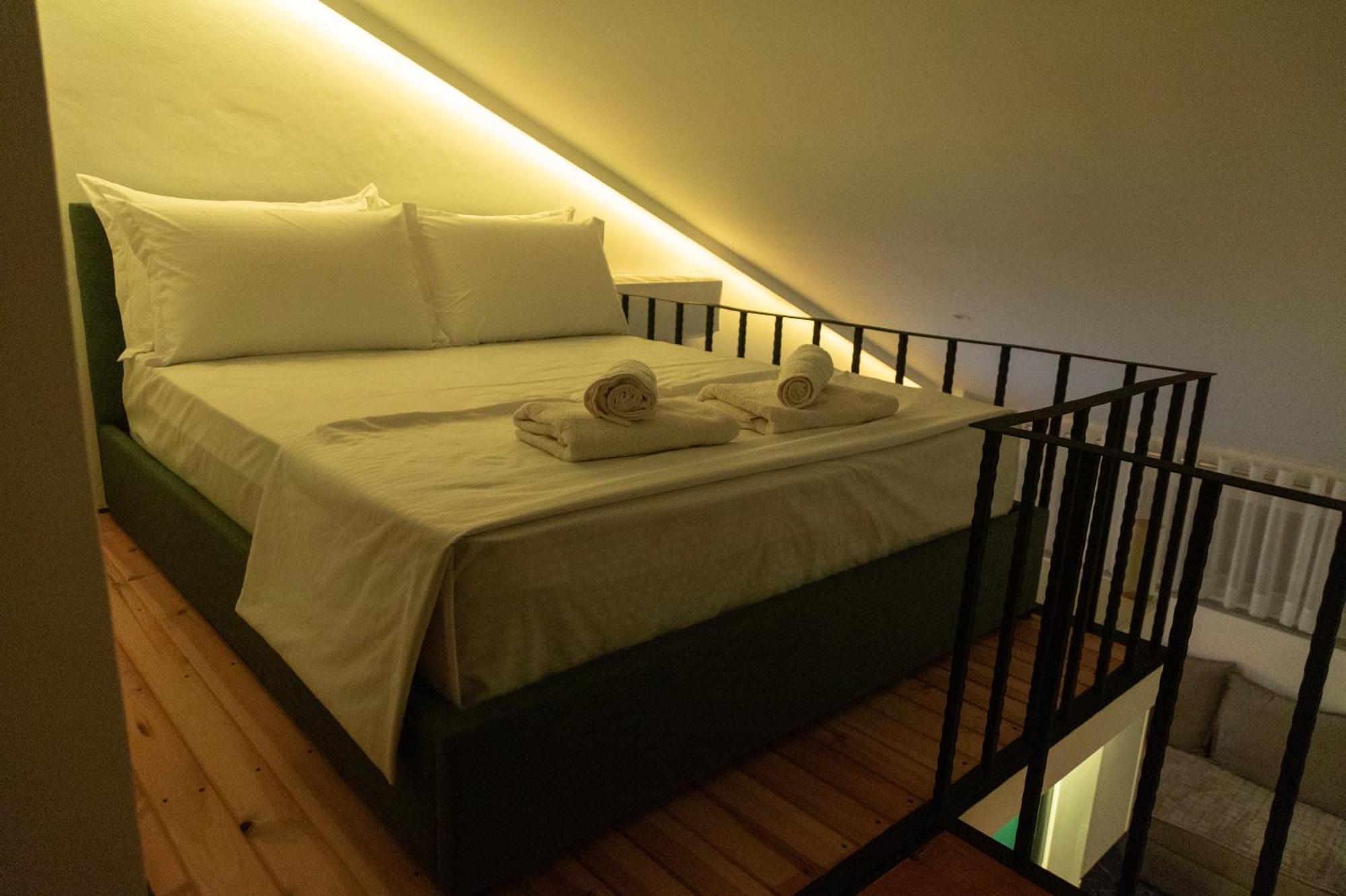 ホテル Cozy Loft-Blloku Downtown ティラナ エクステリア 写真